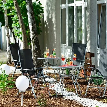 Michel Frankfurt Airport 4*