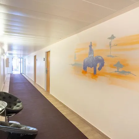 Michel Frankfurt Airport فندق