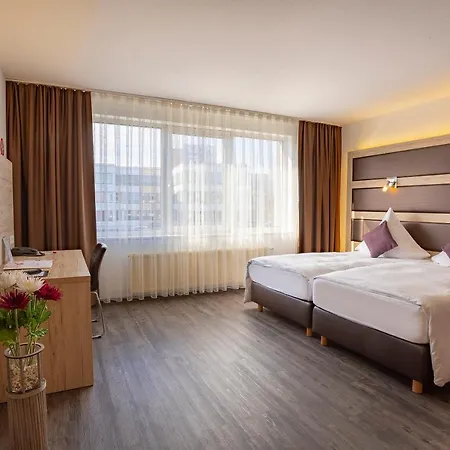 Michel Frankfurt Airport 4*