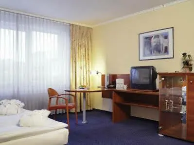 Michel Frankfurt Airport 4*